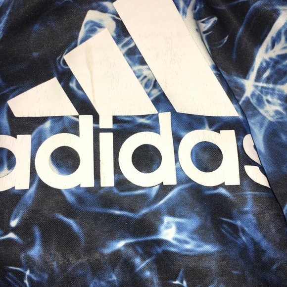 A hoodie - Picture 2 of 3